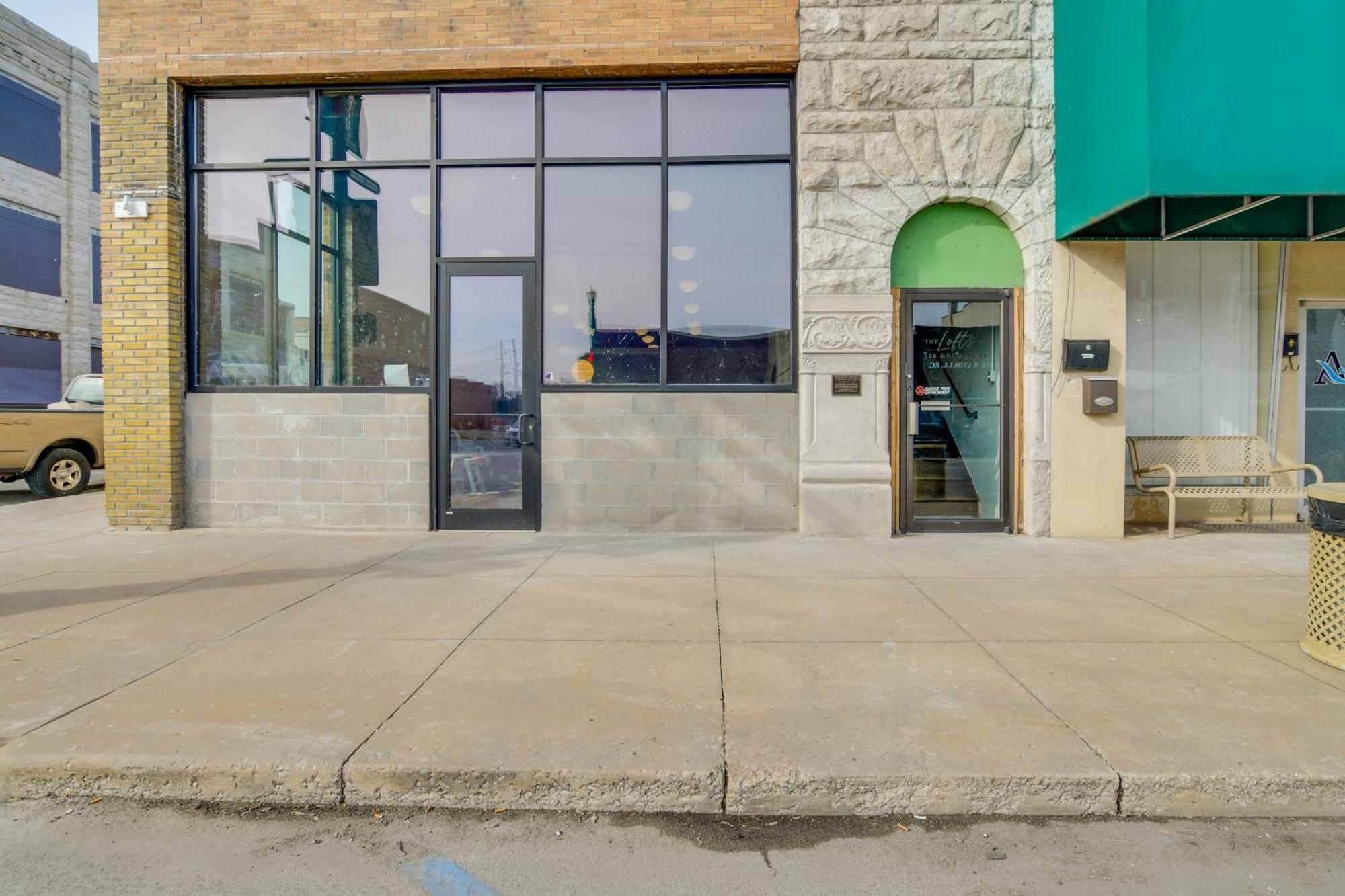 Dtwn Loft In The Heart Of Monett Pets Welcome! Kültér fotó