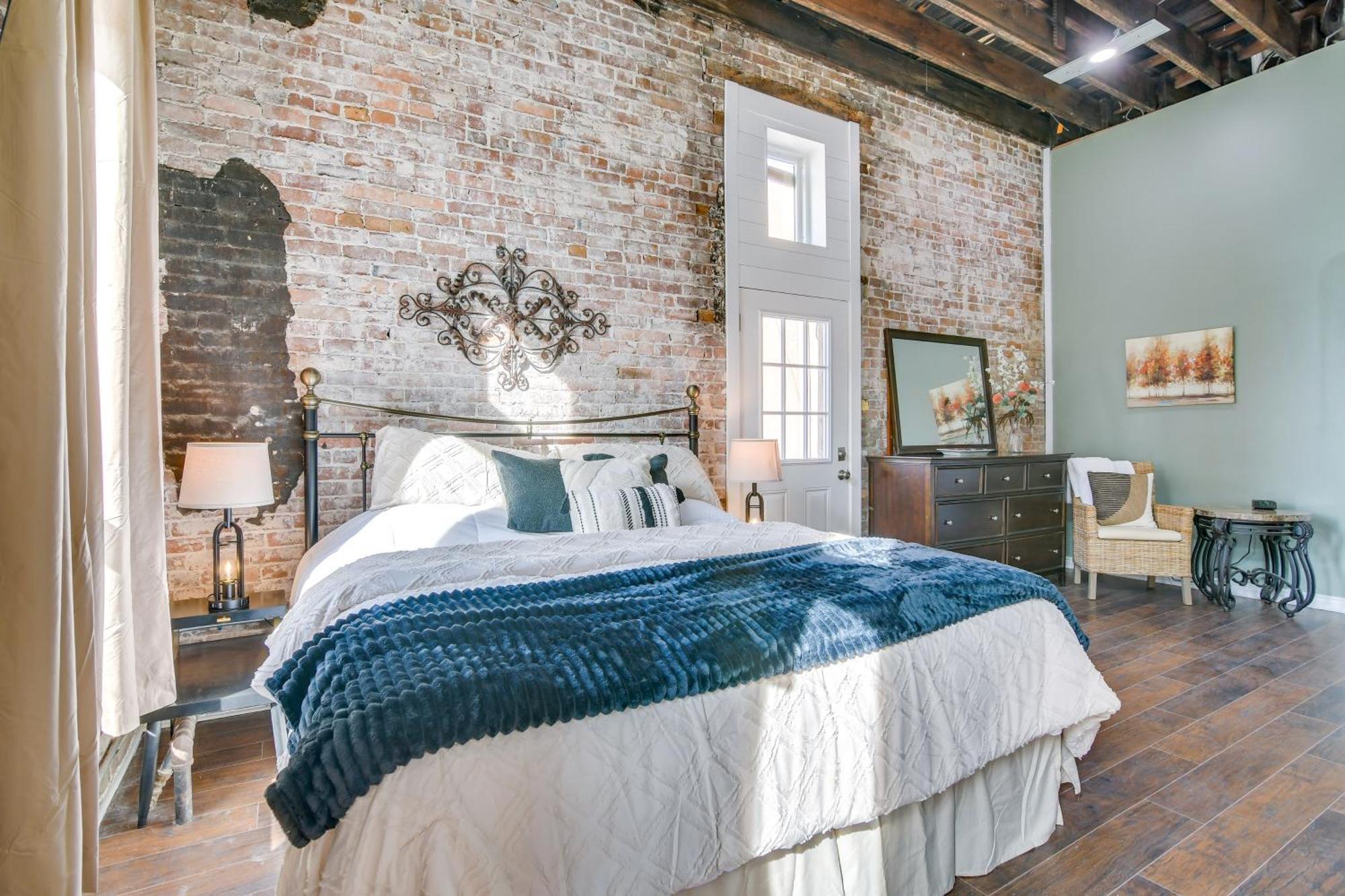 Dtwn Loft In The Heart Of Monett Pets Welcome! Kültér fotó