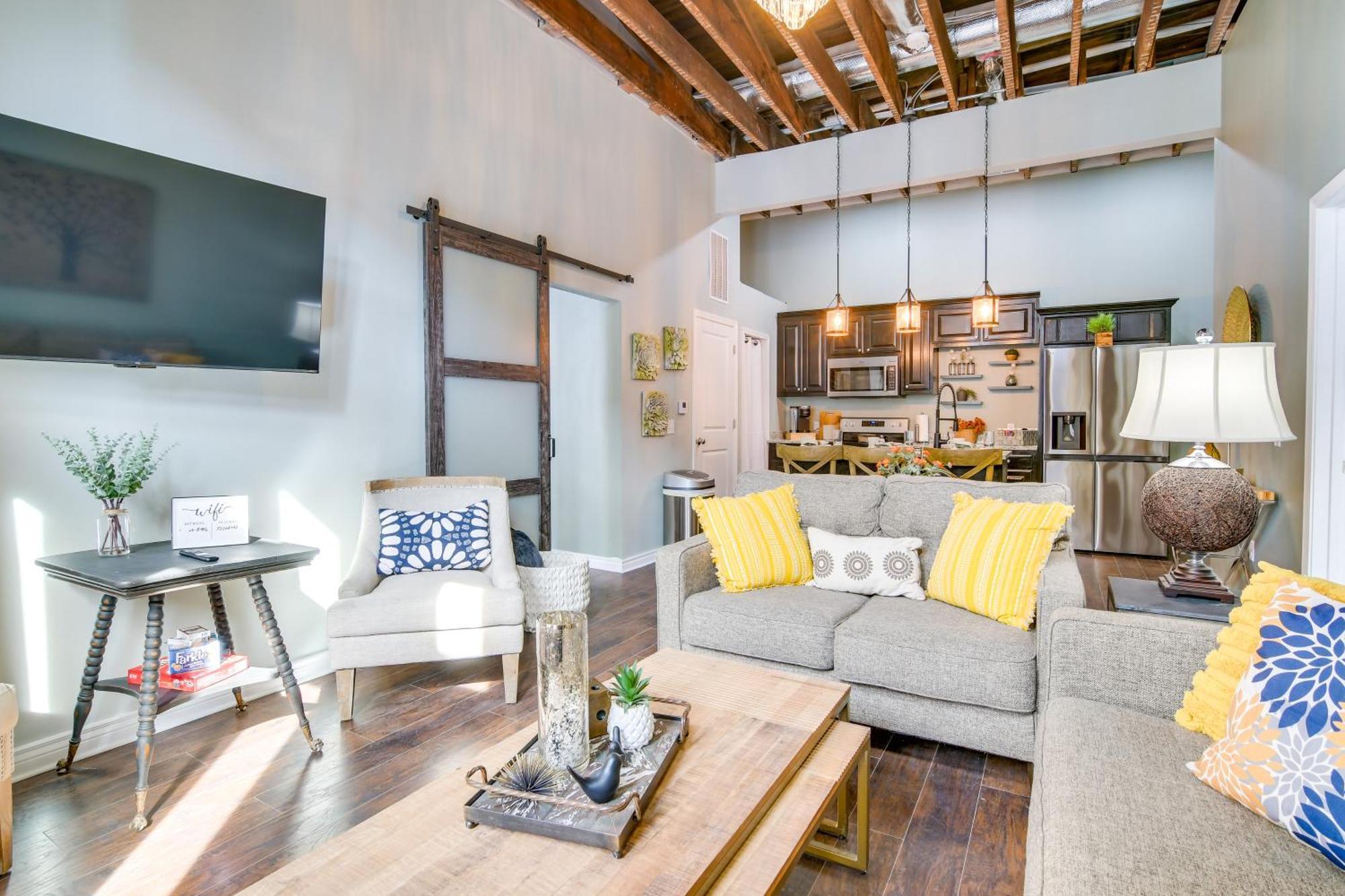 Dtwn Loft In The Heart Of Monett Pets Welcome! Kültér fotó